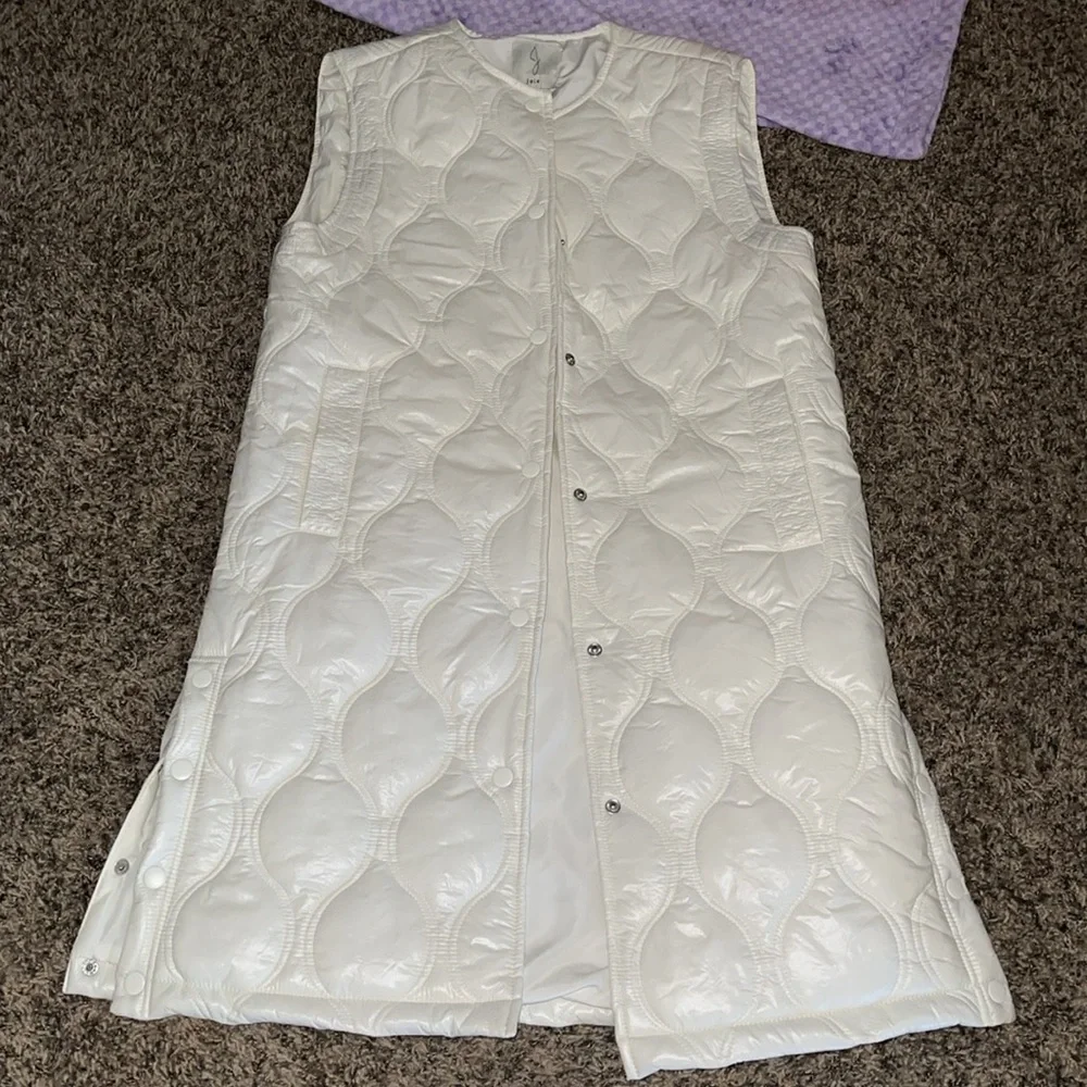 Joie Long White Sleeveless Puffer Vest, lightweight and quilted w/Pockets. - Picture 5 of 10